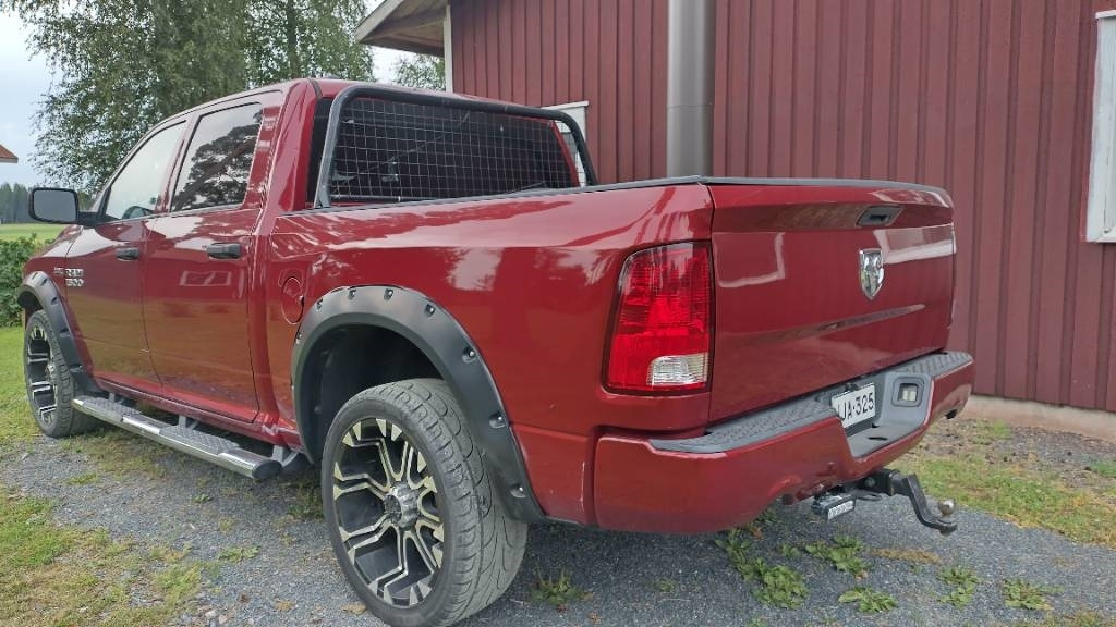 Dodge RAM 1500 5,7 hemi - شاحنة البيك أب: صورة 4 Dodge RAM 1500 5,7 hemi - شاحنة البيك أب: صورة 4