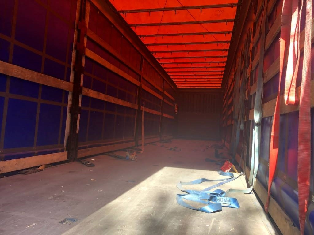 Krone vyökapellikärry - نصف مقطورة ستارة: صورة 3 Krone vyökapellikärry - نصف مقطورة ستارة: صورة 3