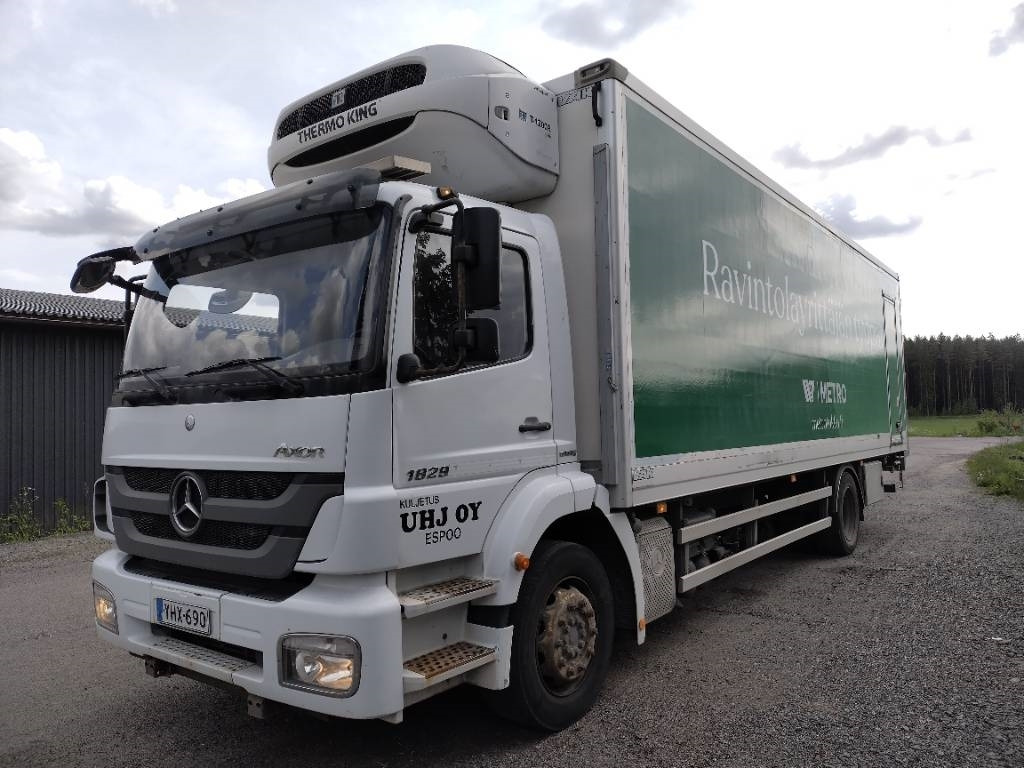 Mercedes-Benz Axor 1829 thermo king kone, 8,35m kori - شاحنة الفريزر: صورة 2 Mercedes-Benz Axor 1829 thermo king kone, 8,35m kori - شاحنة الفريزر: صورة 2