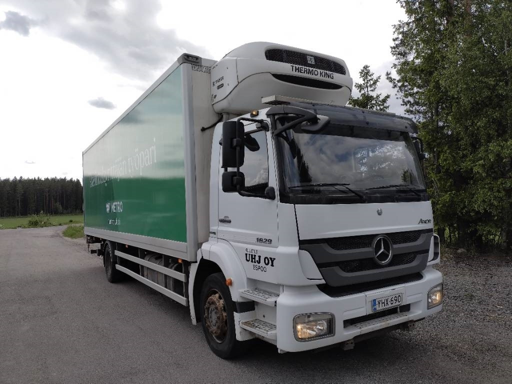 Mercedes-Benz Axor 1829 thermo king kone, 8,35m kori - شاحنة الفريزر: صورة 1 Mercedes-Benz Axor 1829 thermo king kone, 8,35m kori - شاحنة الفريزر: صورة 1