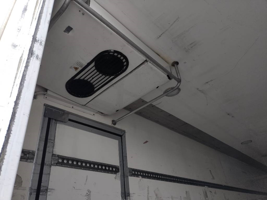 Mercedes-Benz Axor 1829 thermo king kone, 8,35m kori - شاحنة الفريزر: صورة 5 Mercedes-Benz Axor 1829 thermo king kone, 8,35m kori - شاحنة الفريزر: صورة 5