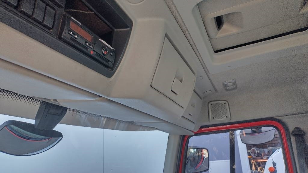 شاحنة ذات خطاف Renault Premium 380dxi 5,30m multilift koukkulaite: صورة 9 شاحنة ذات خطاف Renault Premium 380dxi 5,30m multilift koukkulaite: صورة 9