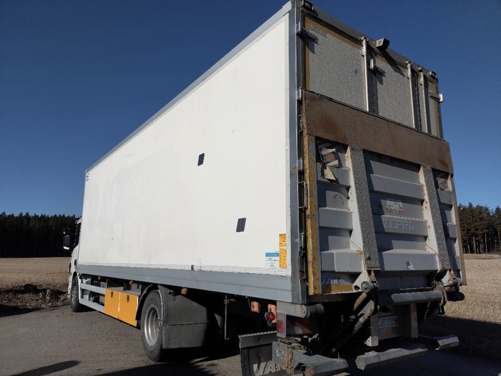 Scania P360 4x2 Vak kylmäkori,lumikko+pl - شاحنة الفريزر: صورة 4 Scania P360 4x2 Vak kylmäkori,lumikko+pl - شاحنة الفريزر: صورة 4