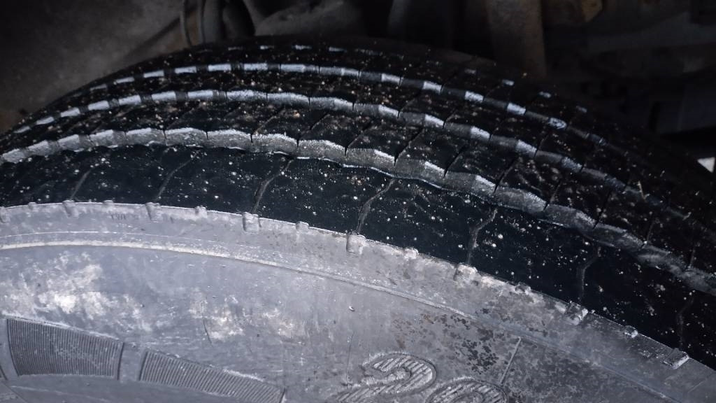 Scania P94 kokosivuaukeva kori+pl-nostin - شاحنة مقفلة: صورة 3 Scania P94 kokosivuaukeva kori+pl-nostin - شاحنة مقفلة: صورة 3