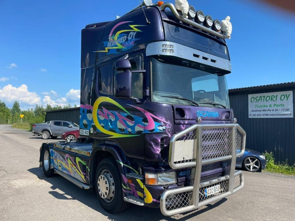 Scania R124 veturi, erikoismaalaus - وحدة جر: صورة 1 Scania R124 veturi, erikoismaalaus - وحدة جر: صورة 1