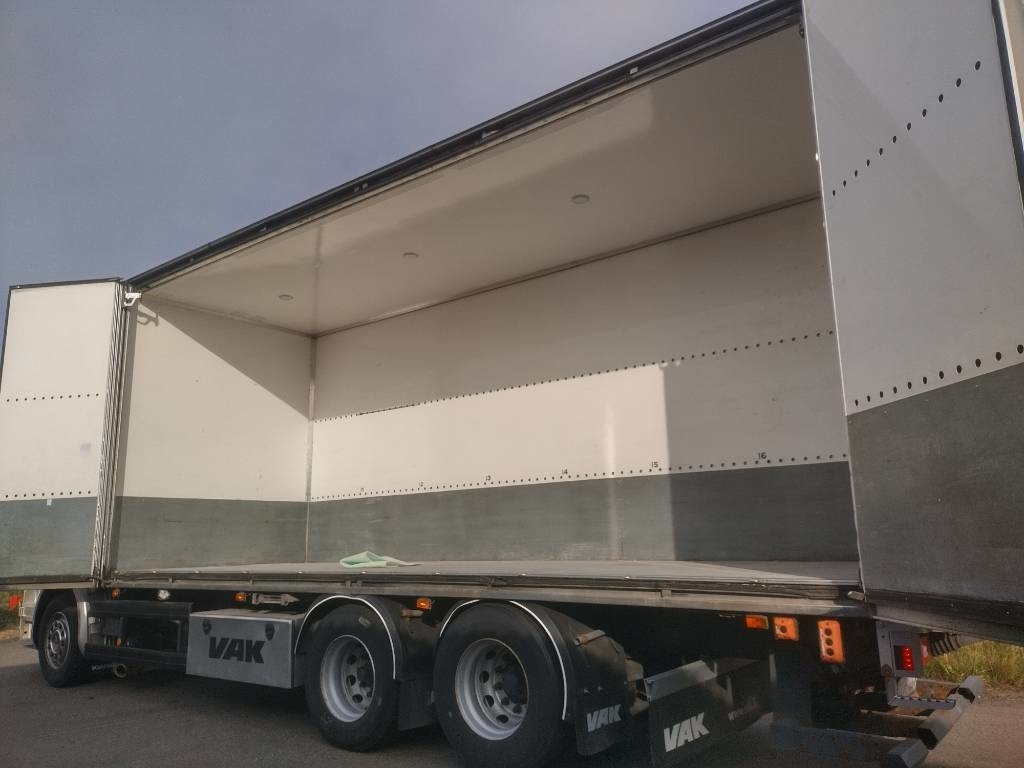 Scania R490 6x2 sivuauk.kori+pl-nostin - شاحنة مقفلة: صورة 4 Scania R490 6x2 sivuauk.kori+pl-nostin - شاحنة مقفلة: صورة 4