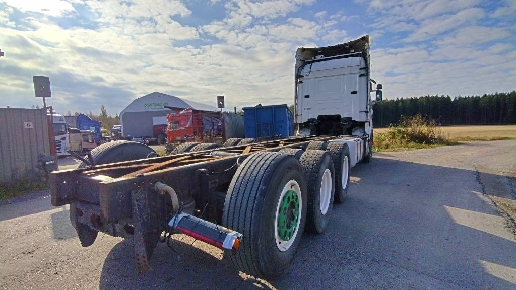 Scania R500 8x4 ilmajousi alusta - شاحنة هيكل كابينة: صورة 3 Scania R500 8x4 ilmajousi alusta - شاحنة هيكل كابينة: صورة 3
