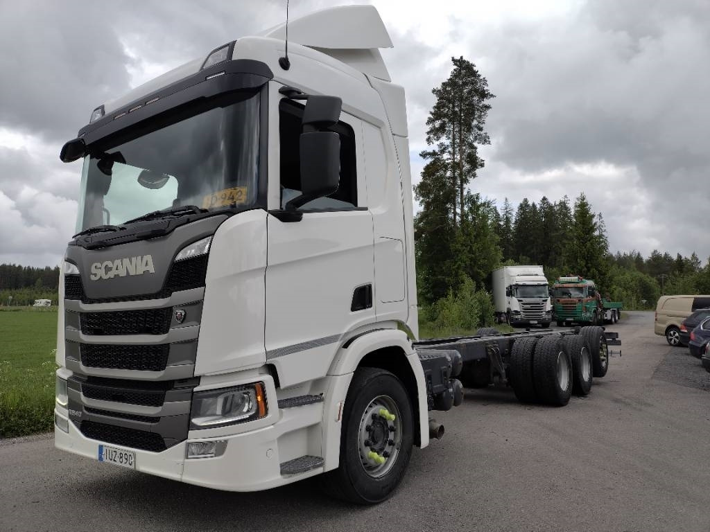 Scania R540 8x4 pitkä alusta runko 9,6m - شاحنة هيكل كابينة: صورة 2 Scania R540 8x4 pitkä alusta runko 9,6m - شاحنة هيكل كابينة: صورة 2