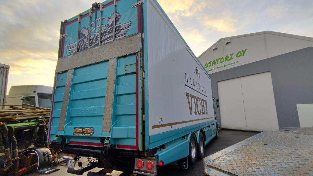 Scania R560 6x2 8,35m umpikori +pl-nostin - شاحنة مقفلة: صورة 3 Scania R560 6x2 8,35m umpikori +pl-nostin - شاحنة مقفلة: صورة 3