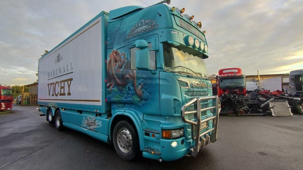 Scania R560 6x2 8,35m umpikori +pl-nostin - شاحنة مقفلة: صورة 2 Scania R560 6x2 8,35m umpikori +pl-nostin - شاحنة مقفلة: صورة 2