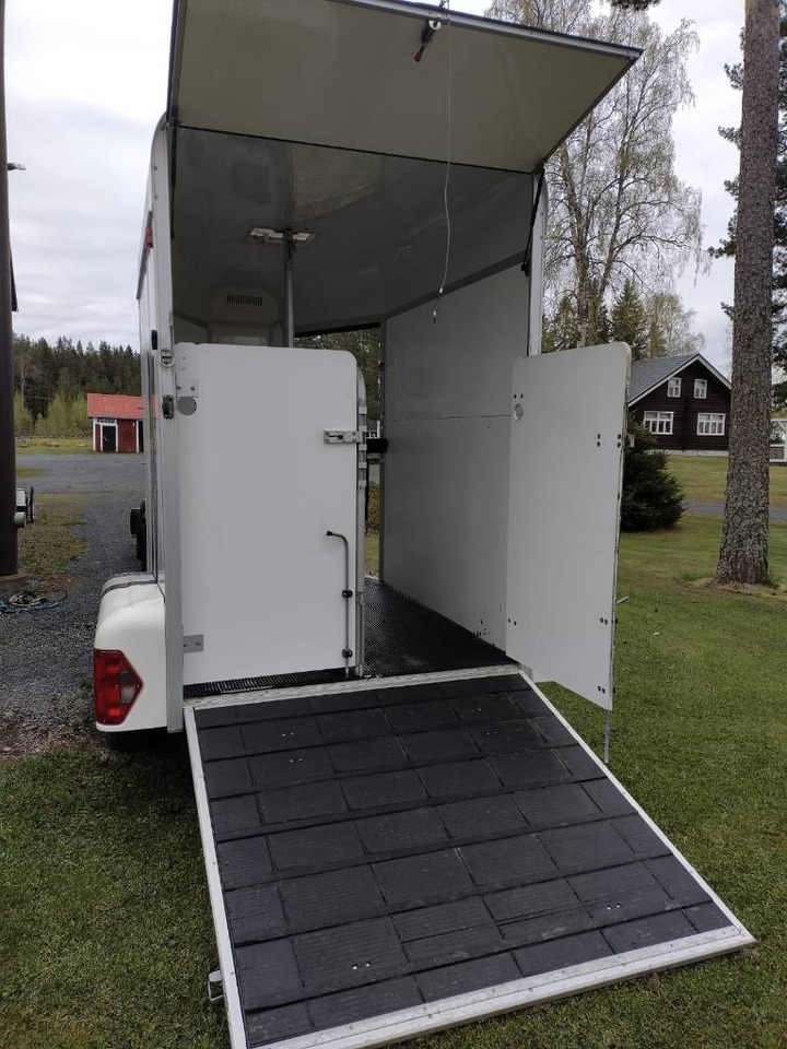 Umeå A45 Hevostraileri, etupurku - مقطورة نقل المواشي: صورة 4 Umeå A45 Hevostraileri, etupurku - مقطورة نقل المواشي: صورة 4
