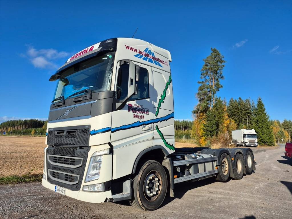 Volvo FH500 8x2 alusta - شاحنة هيكل كابينة: صورة 1 Volvo FH500 8x2 alusta - شاحنة هيكل كابينة: صورة 1
