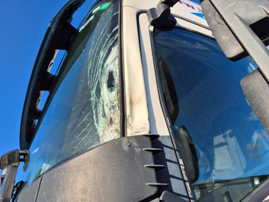 Volvo FH500 8x2 alusta - شاحنة هيكل كابينة: صورة 5 Volvo FH500 8x2 alusta - شاحنة هيكل كابينة: صورة 5