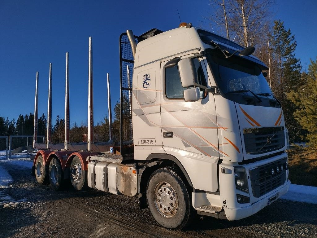 Volvo FH750 puuvarustus, napaperät,trippeli - شاحنة قطع الأشجار: صورة 2 Volvo FH750 puuvarustus, napaperät,trippeli - شاحنة قطع الأشجار: صورة 2