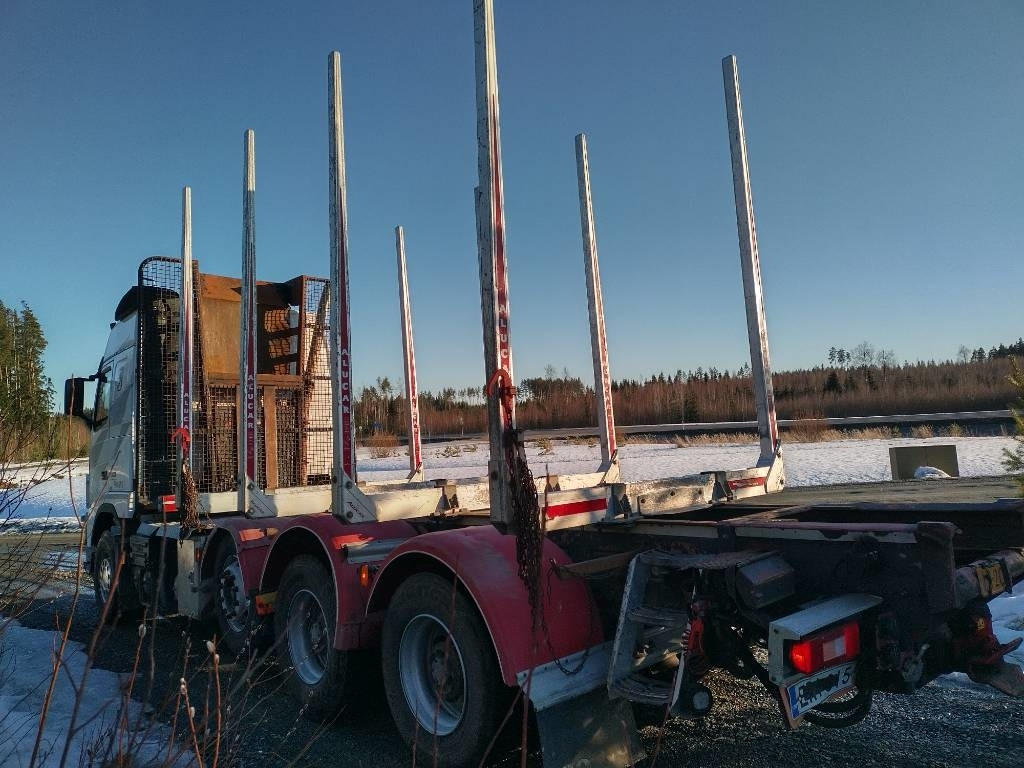 Volvo FH750 puuvarustus, napaperät,trippeli - شاحنة قطع الأشجار: صورة 5 Volvo FH750 puuvarustus, napaperät,trippeli - شاحنة قطع الأشجار: صورة 5