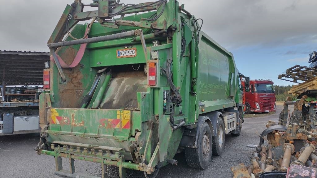 Volvo FM330 6x2 Norba pakkaaja,molokki nostin, manuaali - شاحنة النفايات: صورة 4 Volvo FM330 6x2 Norba pakkaaja,molokki nostin, manuaali - شاحنة النفايات: صورة 4
