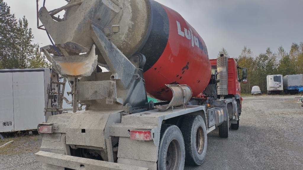 Volvo FM9 8x4 full steel,manual, mixer - شاحنة صهريج: صورة 4 Volvo FM9 8x4 full steel,manual, mixer - شاحنة صهريج: صورة 4