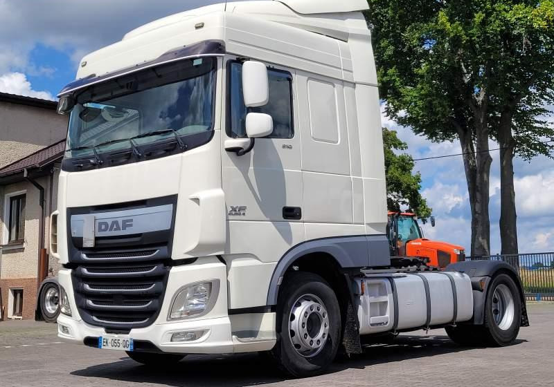 DAF XF510 SPACE CAB / SPROWADZONY / MANUAL / RETARDER - وحدة جر: صورة 1 DAF XF510 SPACE CAB / SPROWADZONY / MANUAL / RETARDER - وحدة جر: صورة 1