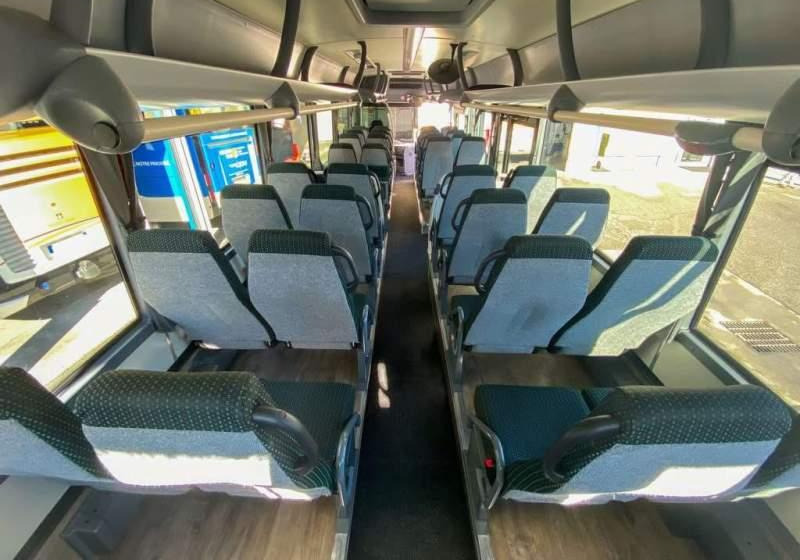 Iveco CROSSWAY/ DŁUGOŚĆ 10.70 M / MANUAL / EURO 6 - حافلة سوبربان: صورة 5 Iveco CROSSWAY/ DŁUGOŚĆ 10.70 M / MANUAL / EURO 6 - حافلة سوبربان: صورة 5