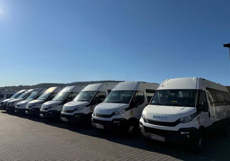 Iveco DAILY / CRAFTER / SPRINTER / WING / 23 MIEJSCA - حافلة صغيرة, ميكروباص: صورة 1 Iveco DAILY / CRAFTER / SPRINTER / WING / 23 MIEJSCA - حافلة صغيرة, ميكروباص: صورة 1
