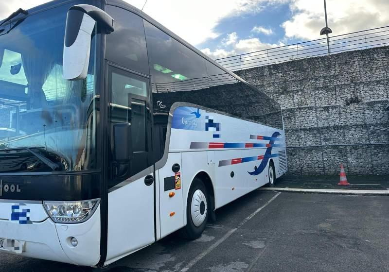VanHool TX15 ACRON / SPROWADZONY / MANUAL / PANORAMA DACH - مركبة كوتش: صورة 1 VanHool TX15 ACRON / SPROWADZONY / MANUAL / PANORAMA DACH - مركبة كوتش: صورة 1