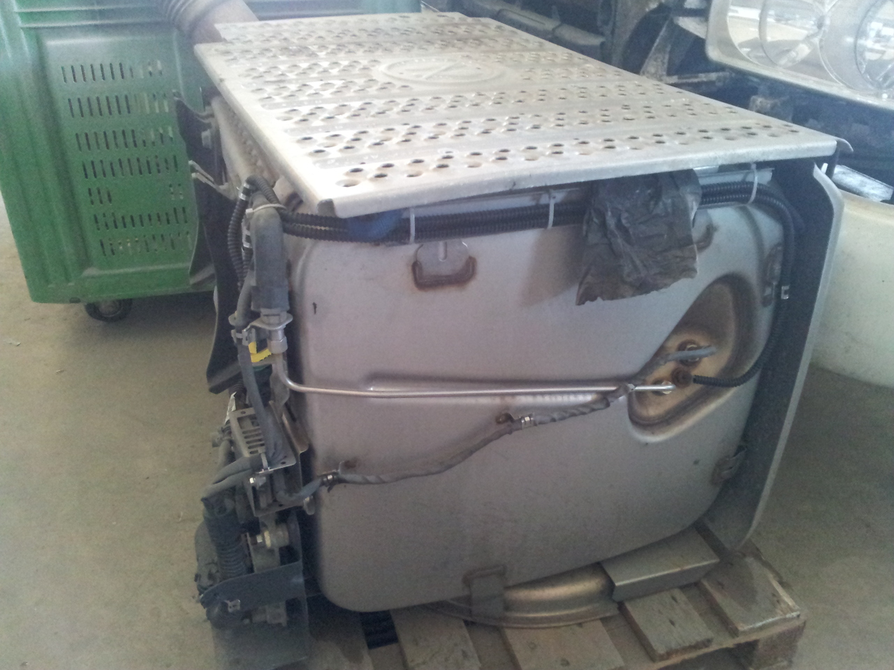 MERCEDES-BENZ Actros , EURO5, EURO6, exhaust after treatment, silencer, 006490 catalyst - محول حفزي - شاحنة: صورة 2 MERCEDES-BENZ Actros , EURO5, EURO6, exhaust after treatment, silencer, 006490 catalyst - محول حفزي - شاحنة: صورة 2