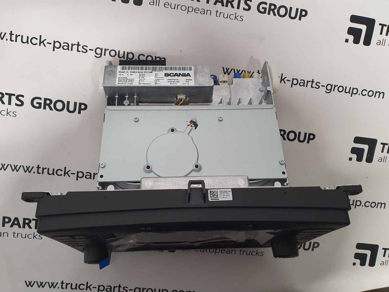 Scania T, P, G, R, L series EURO6, EURO 6 emission standard series multimedia navigation system HU scania AUS4 STD DAB, NAVI system, Harman / Becker 2594720, 2735760, 2635711, 2783088, infotainment sy - نظام ملاحة - شاحنة: صورة 3 Scania T, P, G, R, L series EURO6, EURO 6 emission standard series multimedia navigation system HU scania AUS4 STD DAB, NAVI system, Harman / Becker 2594720, 2735760, 2635711, 2783088, infotainment sy - نظام ملاحة - شاحنة: صورة 3