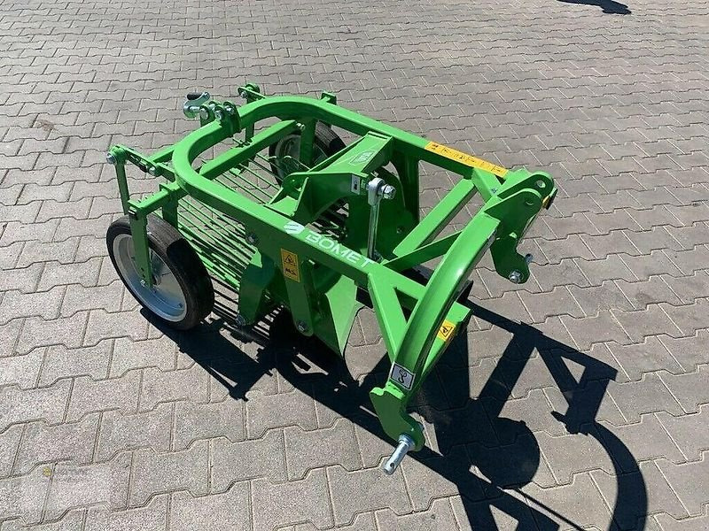 BOMET Kartoffelroder Bomet Z655/1 Kartoffel Roder Heckauswurf NEU - معدات زراعة وحصاد البطاطس: صورة 1 BOMET Kartoffelroder Bomet Z655/1 Kartoffel Roder Heckauswurf NEU - معدات زراعة وحصاد البطاطس: صورة 1