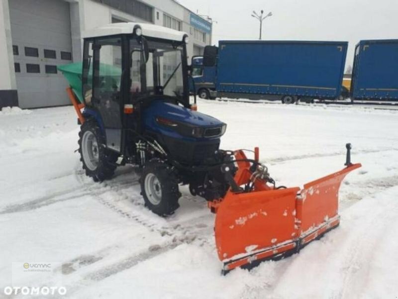 Farmtrac Farmtrac 26 26PS Winterdienst Traktor Schneeschild Streuer NEU - جرار البلدية: صورة 4 Farmtrac Farmtrac 26 26PS Winterdienst Traktor Schneeschild Streuer NEU - جرار البلدية: صورة 4