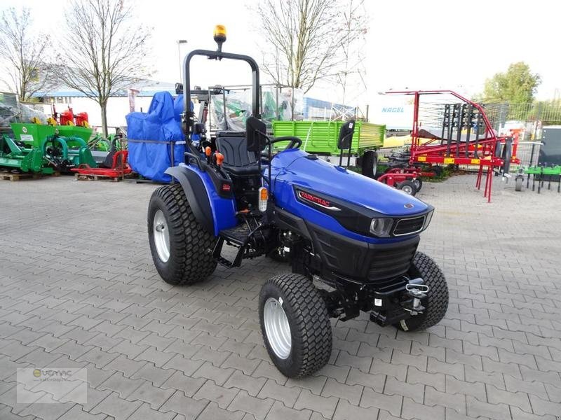 Farmtrac Farmtrac 26 Rasenbereifung Traktor Schlepper 26PS Mitsubishi NEU - جرار صغير: صورة 1 Farmtrac Farmtrac 26 Rasenbereifung Traktor Schlepper 26PS Mitsubishi NEU - جرار صغير: صورة 1