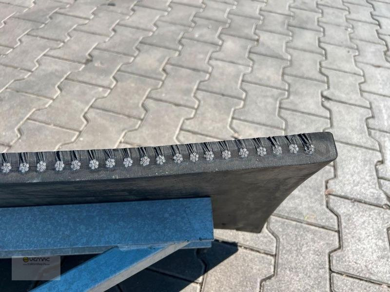 Vemac Gummischieber 260 Schäffer Futterschieber, Gülleschieber, Schneeschild - شفرة الآلة - الآلات الزراعية: صورة 3 Vemac Gummischieber 260 Schäffer Futterschieber, Gülleschieber, Schneeschild - شفرة الآلة - الآلات الزراعية: صورة 3