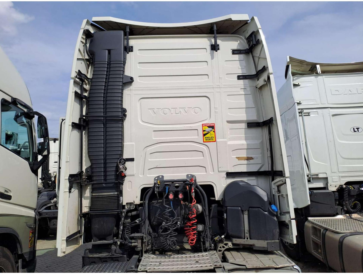 2023 Volvo FH 460 Globetrotter XL Varios i-Save - وحدة جر: صورة 4 2023 Volvo FH 460 Globetrotter XL Varios i-Save - وحدة جر: صورة 4