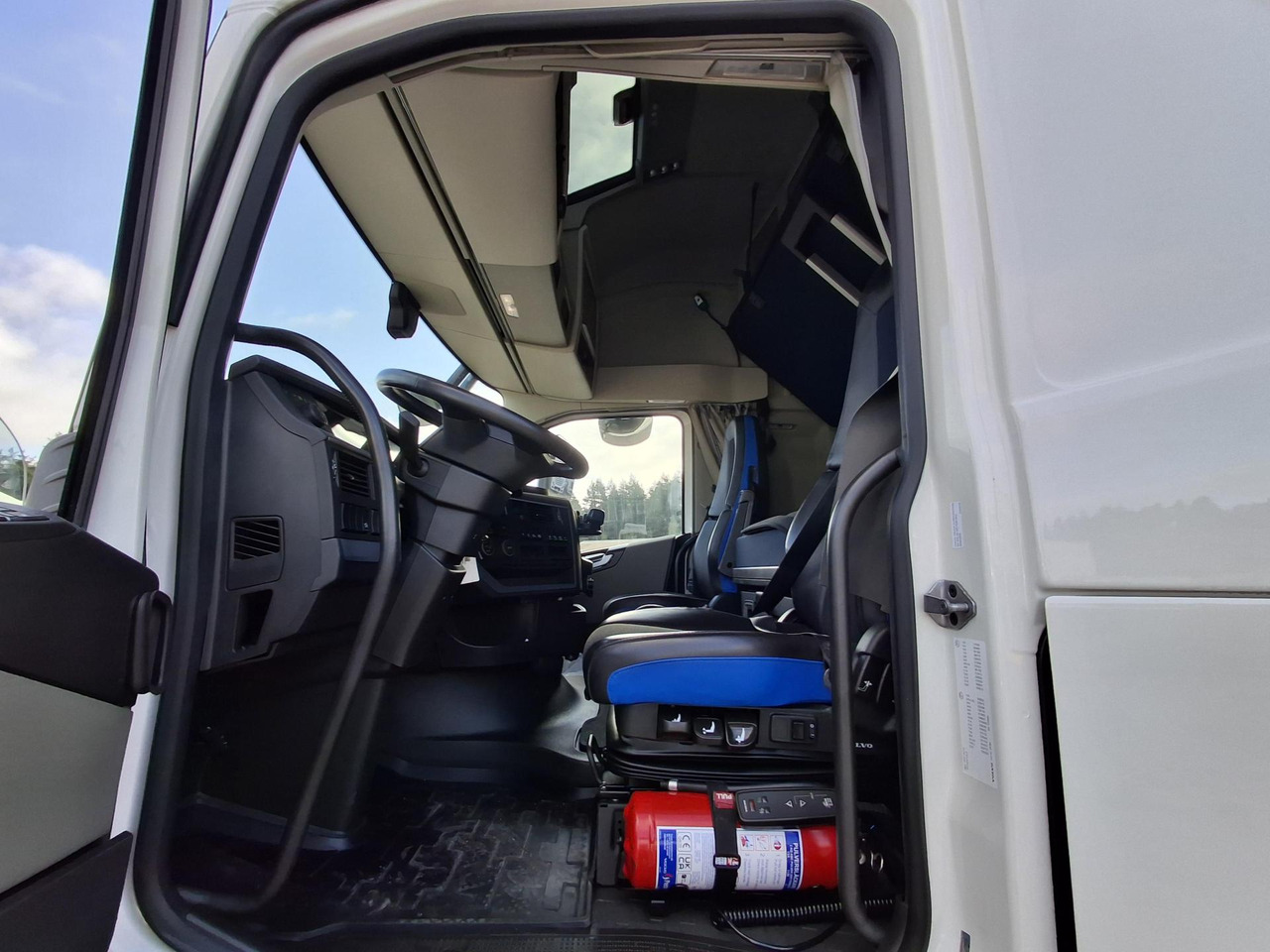 2023 Volvo FH 500 Globetrotter XL Side Skirts - وحدة جر: صورة 4 2023 Volvo FH 500 Globetrotter XL Side Skirts - وحدة جر: صورة 4