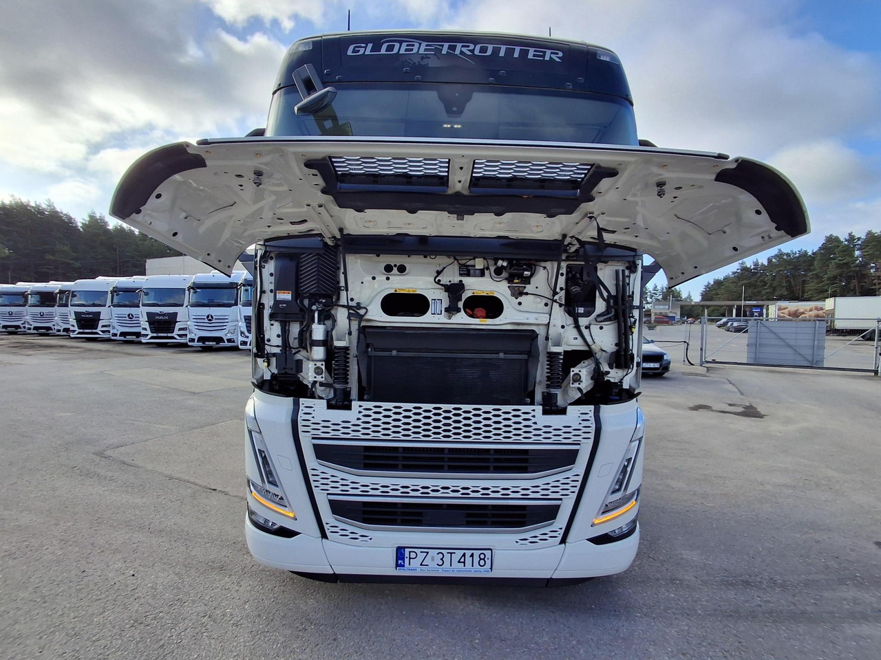 2023 Volvo FH 500 Globetrotter XL Side Skirts - وحدة جر: صورة 5 2023 Volvo FH 500 Globetrotter XL Side Skirts - وحدة جر: صورة 5