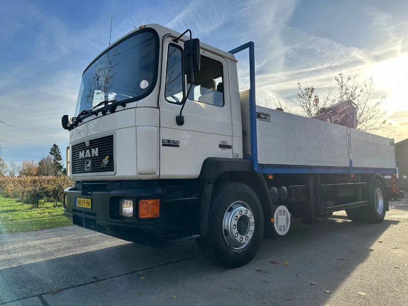 MAN 19.272 F90 / NL TRUCK / 4X2 / EURO1 / ATLAS AK140.1-6,2/1 / MANUAL / FIRST OWNER - شاحنة كرين: صورة 1 MAN 19.272 F90 / NL TRUCK / 4X2 / EURO1 / ATLAS AK140.1-6,2/1 / MANUAL / FIRST OWNER - شاحنة كرين: صورة 1