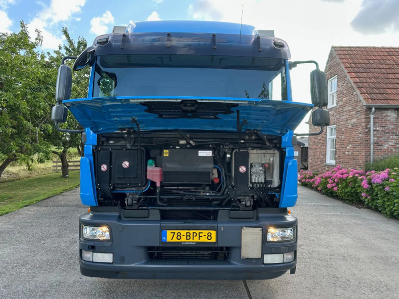MAN TGM 15.250 / NL TRUCK / EURO 5 / SLIDING ROOF / BOX + TAILLIFT / FULL AIR / NAVI - شاحنة مقفلة: صورة 3 MAN TGM 15.250 / NL TRUCK / EURO 5 / SLIDING ROOF / BOX + TAILLIFT / FULL AIR / NAVI - شاحنة مقفلة: صورة 3