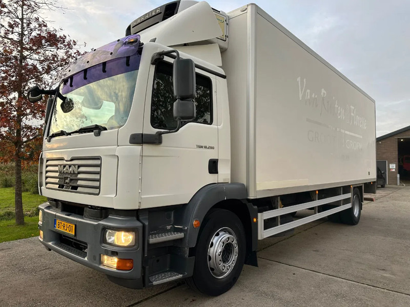 MAN TGM 18.280 / NL TRUCK / EURO 4 / CLIMA / DOORS+LIFT+SIDE DOOR / CARRIER FRIGO (print broken!) - شاحنة الفريزر: صورة 1 MAN TGM 18.280 / NL TRUCK / EURO 4 / CLIMA / DOORS+LIFT+SIDE DOOR / CARRIER FRIGO (print broken!) - شاحنة الفريزر: صورة 1