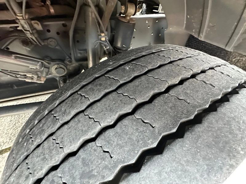 Mercedes-Benz Atego 1018 / NL TRUCK / LOW KM / AIRCO / BOX+LIFT+SIDEDOOR / 10T / AUTOMATIC - شاحنة مقفلة: صورة 5 Mercedes-Benz Atego 1018 / NL TRUCK / LOW KM / AIRCO / BOX+LIFT+SIDEDOOR / 10T / AUTOMATIC - شاحنة مقفلة: صورة 5