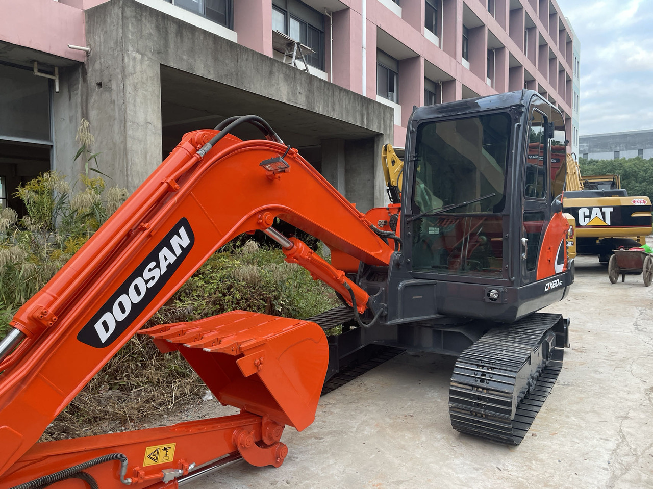 DOOSAN DX60-9C - حفار زحاف: صورة 4 DOOSAN DX60-9C - حفار زحاف: صورة 4