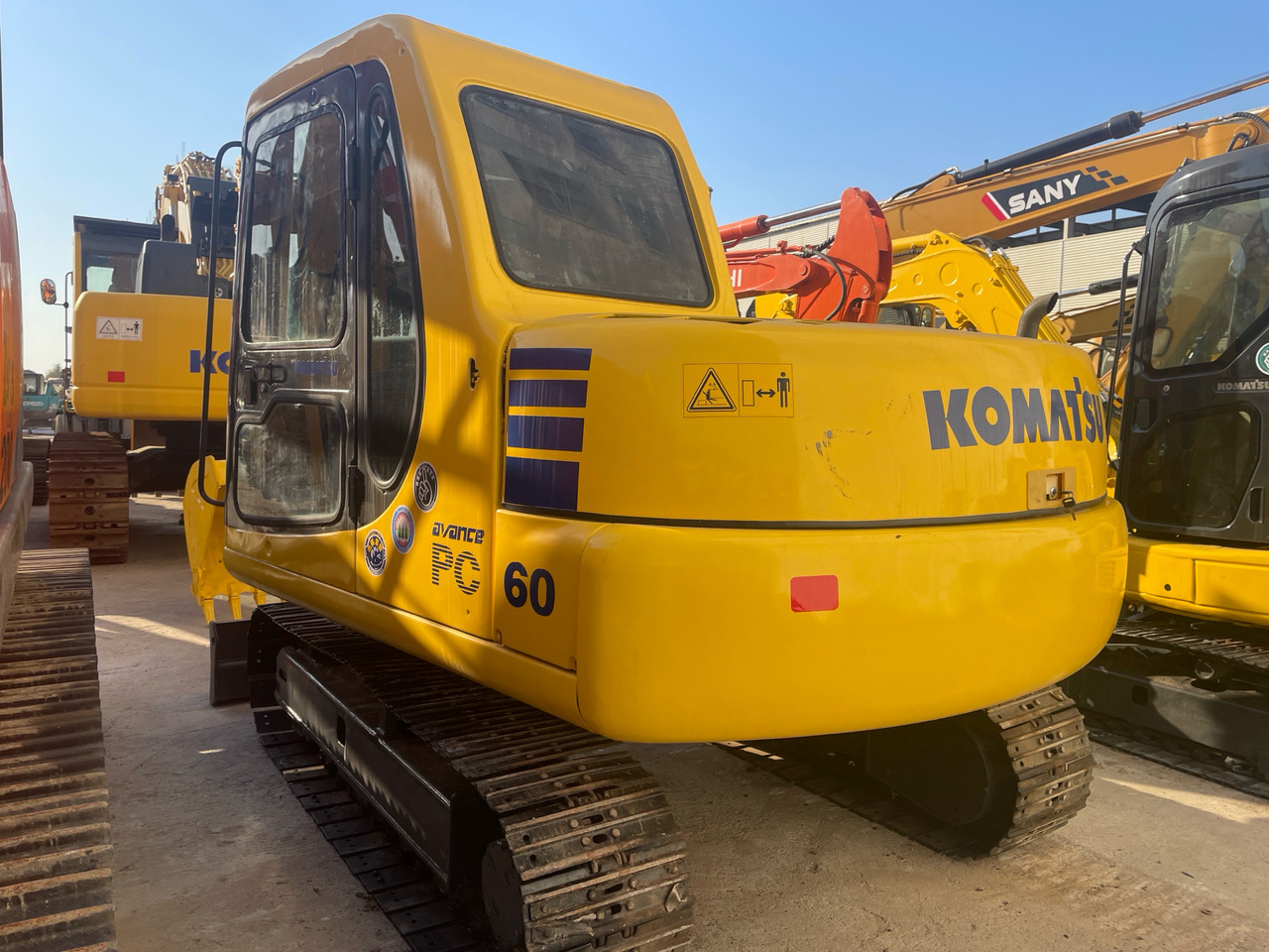 KOMATSU PC 60 - حفار زحاف: صورة 2 KOMATSU PC 60 - حفار زحاف: صورة 2