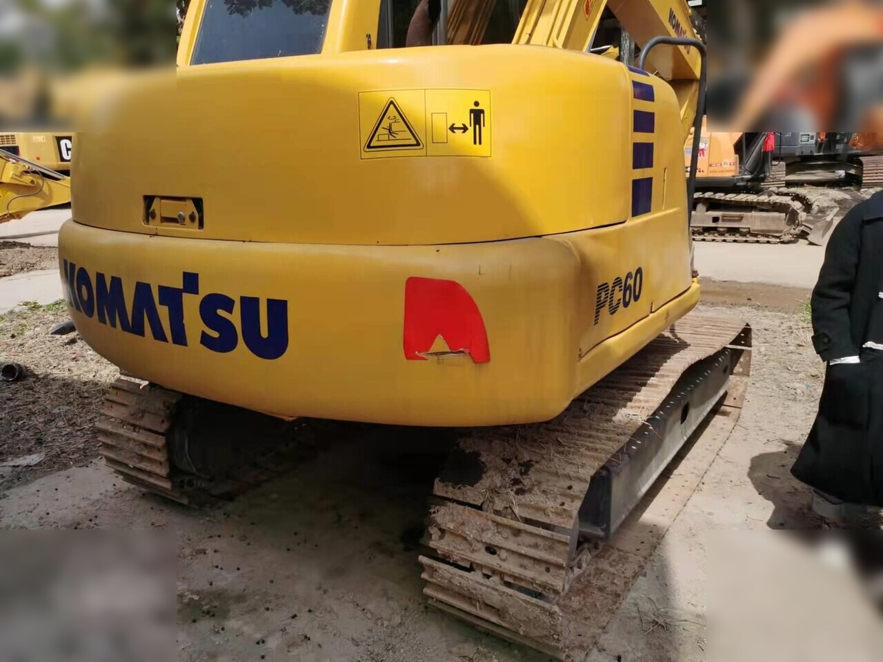 KOMATSU PC60-7 - حفار زحاف: صورة 1 KOMATSU PC60-7 - حفار زحاف: صورة 1