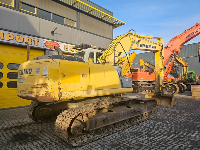 New Holland E215B - حفار زحاف: صورة 4 New Holland E215B - حفار زحاف: صورة 4