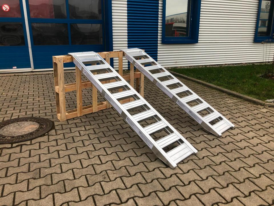 Alurampen Satz 2m 2000KG Minibagger Minilader Quad Auffahrrampe *INKL.19% MWST* - منحدر تحميل: صورة 3 Alurampen Satz 2m 2000KG Minibagger Minilader Quad Auffahrrampe *INKL.19% MWST* - منحدر تحميل: صورة 3
