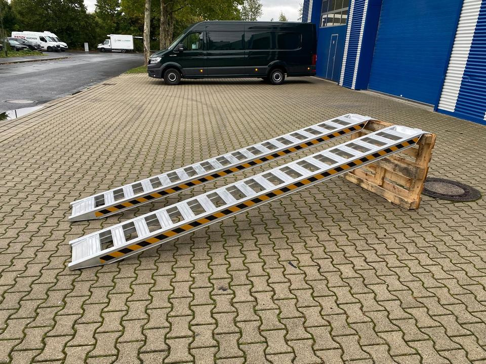 Alurampen Satz 3,50M 2000KG Minibagger Minilader Quad Auffahrrampe *INKL.19% MWST* - منحدر تحميل: صورة 5 Alurampen Satz 3,50M 2000KG Minibagger Minilader Quad Auffahrrampe *INKL.19% MWST* - منحدر تحميل: صورة 5
