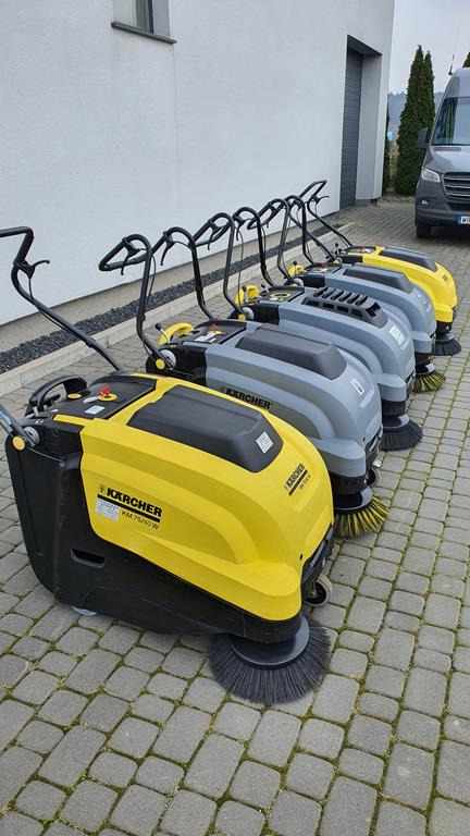 KÄRCHER KM 75/40 W G - كناسة المناطق الصناعية: صورة 5 KÄRCHER KM 75/40 W G - كناسة المناطق الصناعية: صورة 5