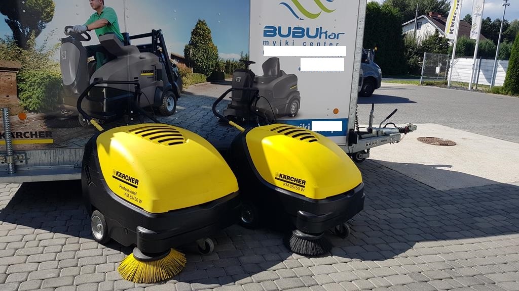 KÄRCHER KM 85/50 W P Benzin HONDA - كناسة المناطق الصناعية: صورة 1 KÄRCHER KM 85/50 W P Benzin HONDA - كناسة المناطق الصناعية: صورة 1