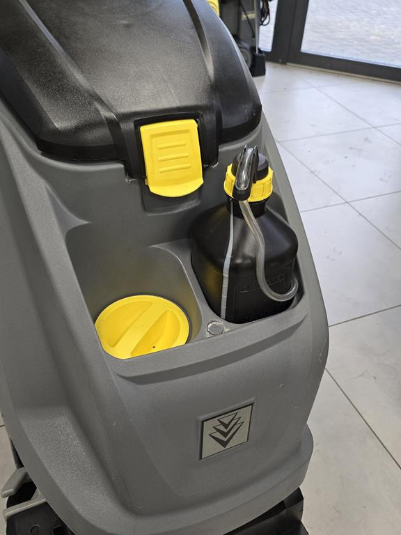 ماكينة فرك وتجفيف KÄRCHER Szorowarka Karcher B40 C Bp + R55 Hako Nilfisk: صورة 9