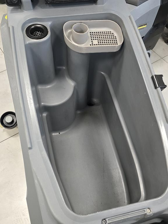 ماكينة فرك وتجفيف KÄRCHER Szorowarka Karcher B40 C Bp + R55 Hako Nilfisk: صورة 12