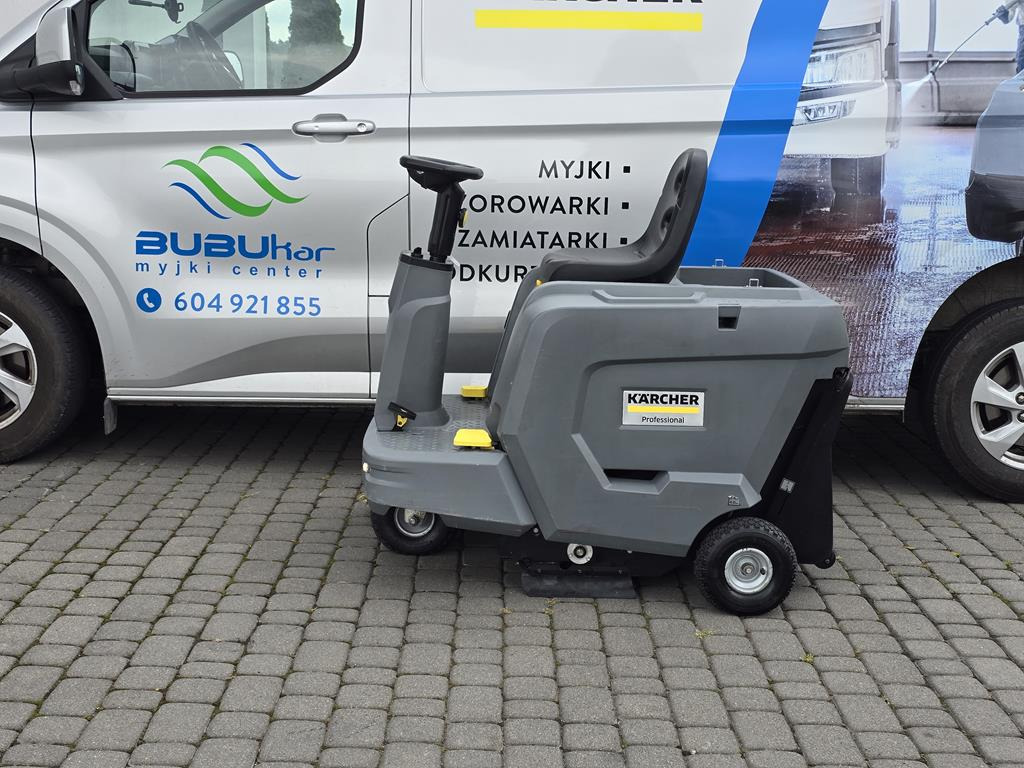 KÄRCHER Zamiatarka KARCHER KM 85/50 R Bp Pack 2019 R 91 HOURS - كناسة المناطق الصناعية: صورة 4 KÄRCHER Zamiatarka KARCHER KM 85/50 R Bp Pack 2019 R 91 HOURS - كناسة المناطق الصناعية: صورة 4
