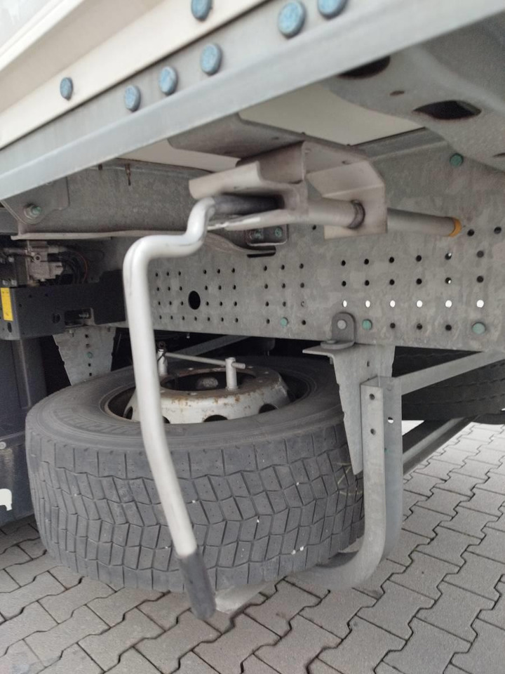 Schmitz Cargobull 3 axles xLiftachse - نصف مقطورة متساوي الحرارة: صورة 4 Schmitz Cargobull 3 axles xLiftachse - نصف مقطورة متساوي الحرارة: صورة 4